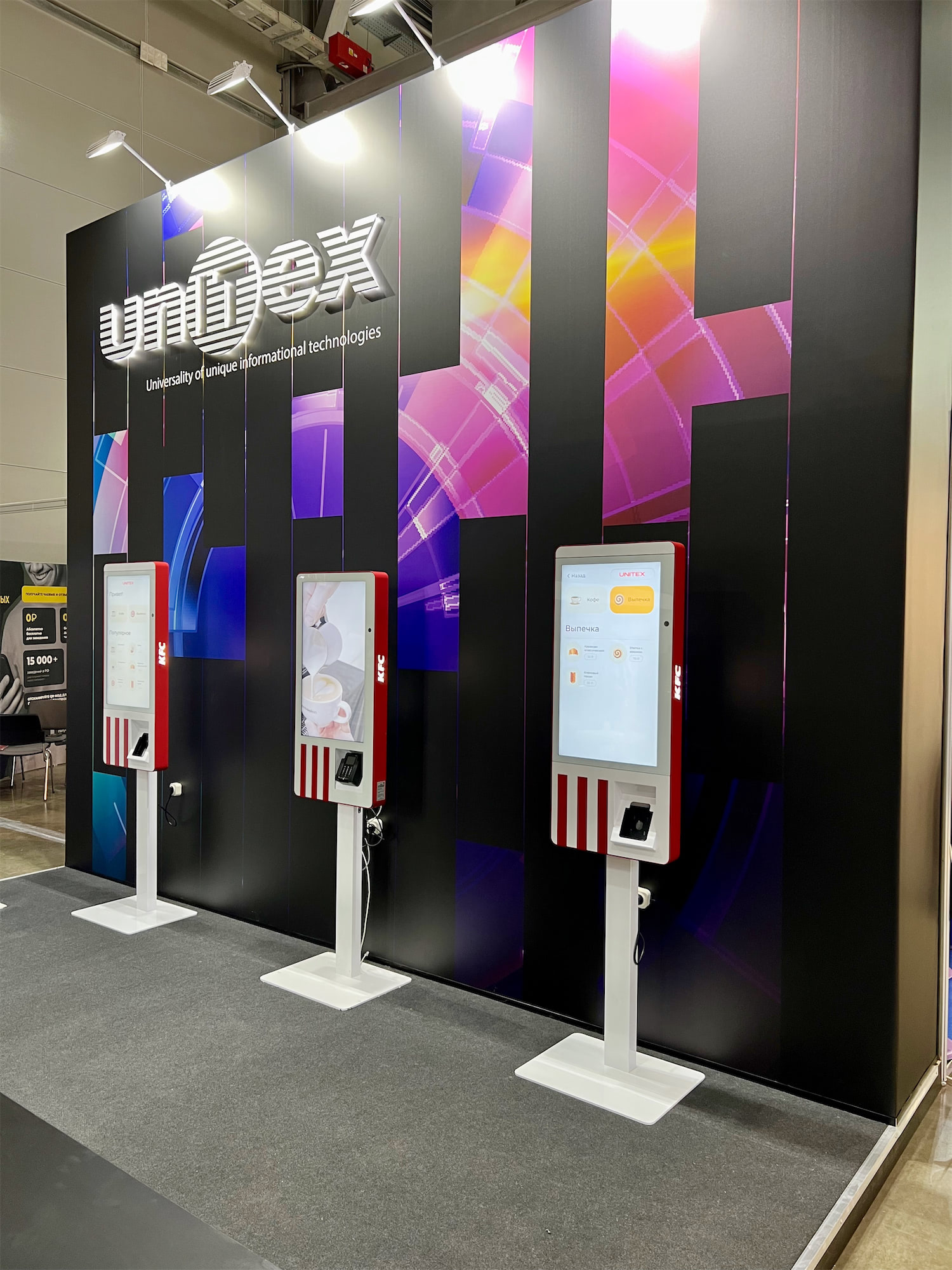 Терминалы самообслуживания TOUCHPLAT на стенде Unitex на ПИР ЭКСПО 2022