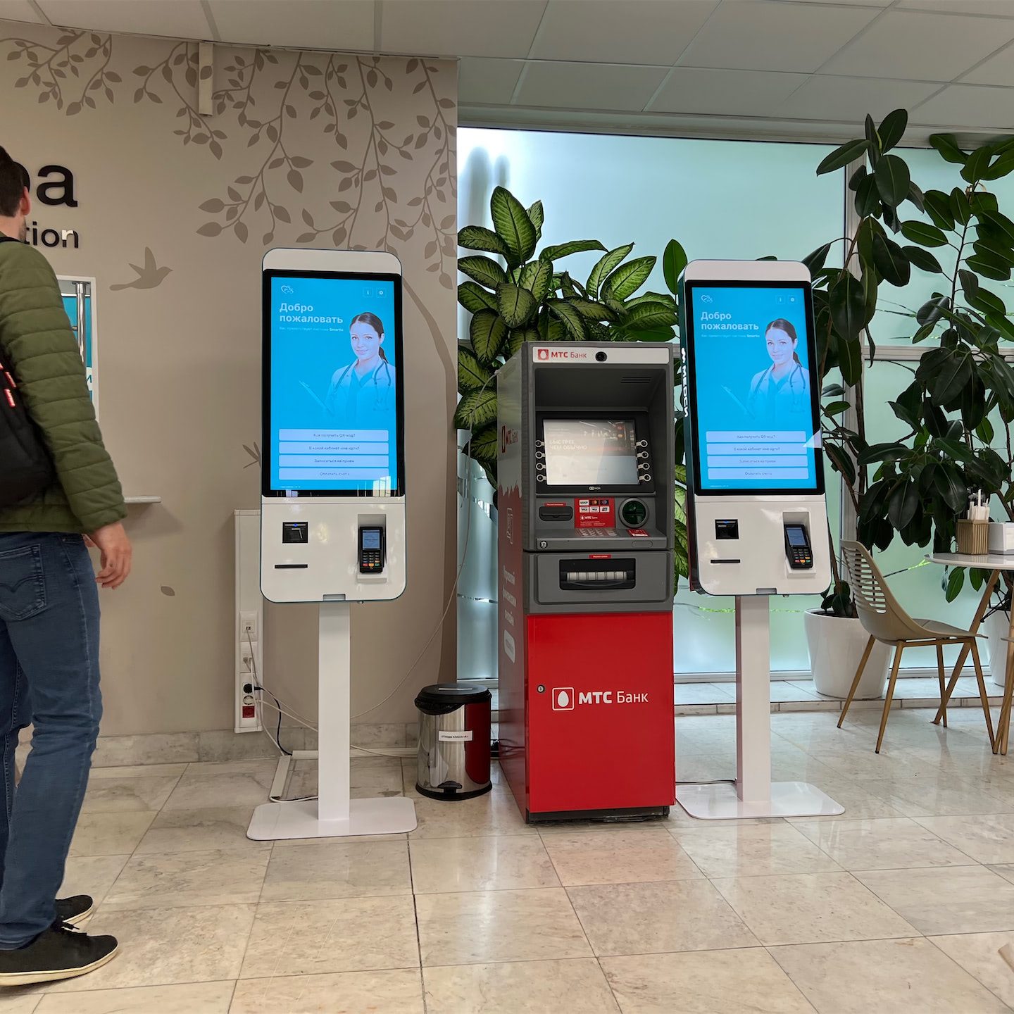 Терминалы самообслуживания TOUCHPLAT® для медицинских клиник МЕДСИ Терминалы самообслуживания для клиник МЕДСИ