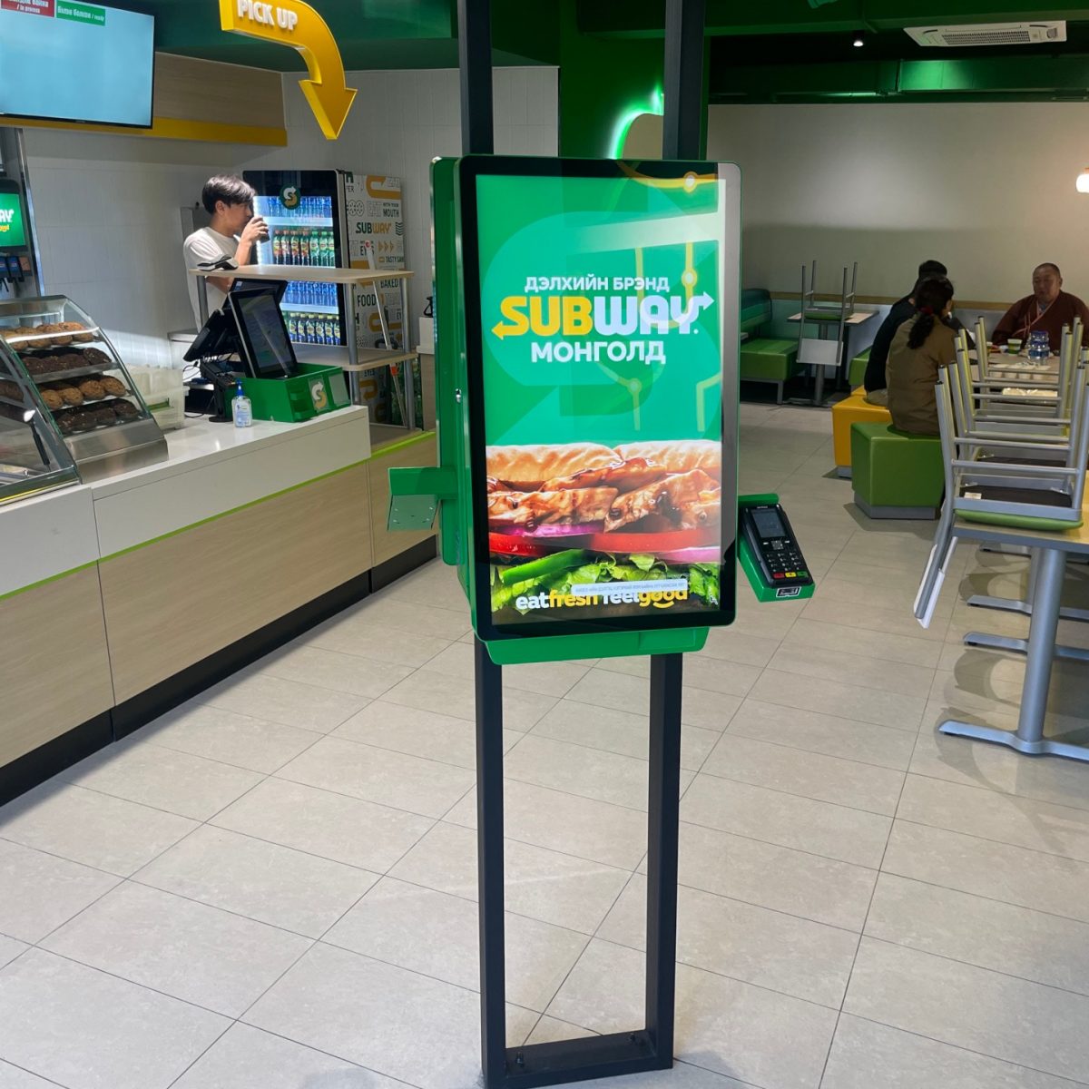 Терминал самообслуживания TOUCHPLAT® Q-50 в Subway
